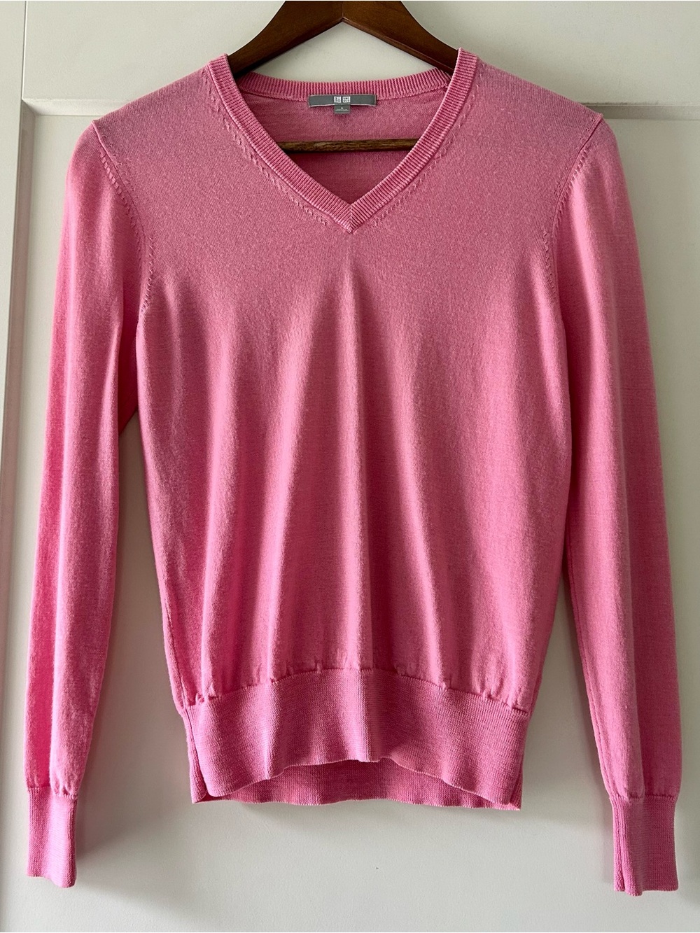 Uniqlo Pink V-Neck Women's Sweater size S